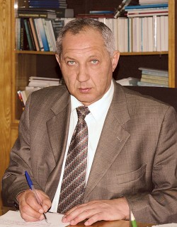 Халил Галимзянов, ректор АГМА, заведующий кафедрой инфекционных болезней, доктор медицинских наук, профессор, заслуженный врач РФ
