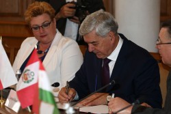 Подписание декларации с вузами-партнёрами о международном сотрудничестве