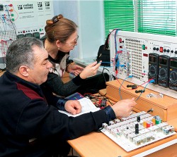 Преподаватели осваивают новые стенды на семинаре в ИПЦ «Учебная техника»