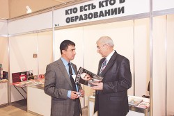 Сопредседатель и руководитель Исполнительной дирекции Совета Владимир Зотов и член данного Совета, главный редактор федерального журнала «Кто есть кто в образовании и науке» Дмитрий Нефёдов. Фото: Анастасия Нефёдова