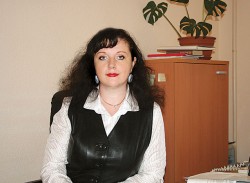 Светлана Красильникова, проректор по научной работе и международному сотрудничеству, кандидат филологических наук, доцент, руководитель научноисследовательской лаборатории по региональной литературе и гендерным исследованиям