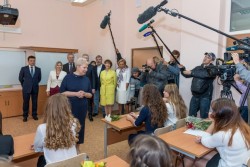 В День знаний О.Ю. Васильева приняла участие в открытии новой школы в Московской области. Фото: Пресс-служба Минобрнауки России
