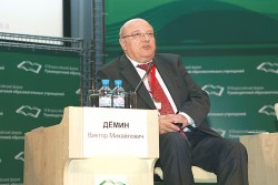 Виктор Дёмин, президент Союза директоров средних специальных учебных заведений РФ, директор ФГОУ СПО «Красногорский государственный колледж».